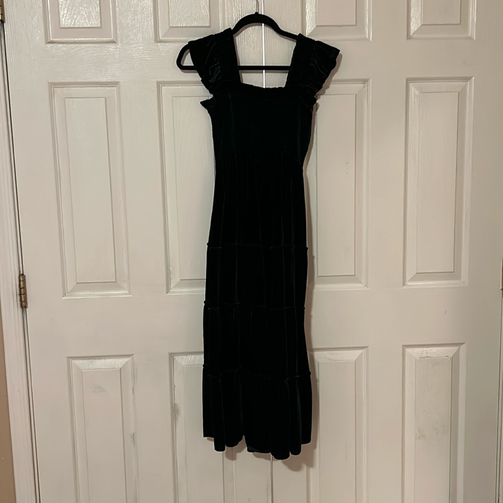 Hillhouse green velvet nap dress size small. Reposhing, never wore!